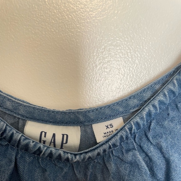 Gap Ruffle Chambray Tank - Picture 2 of 5